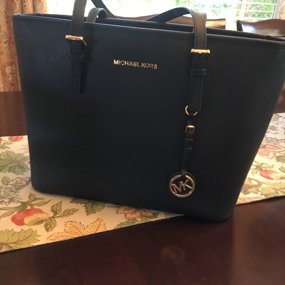 Michael Kors Jet Set Tote